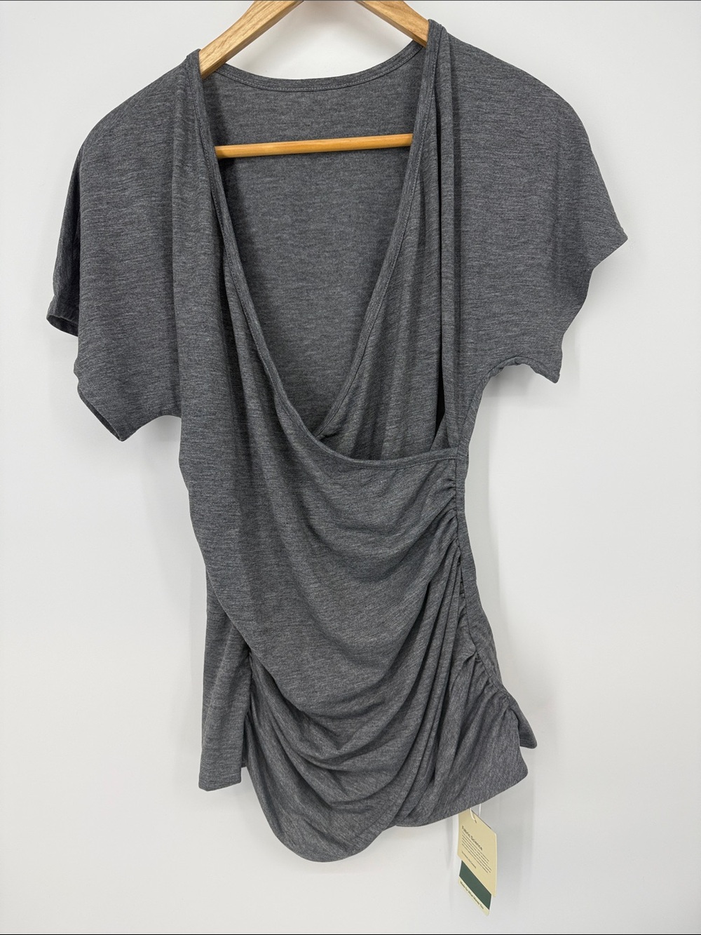 HALARA V Neck Short Sleeve Ruched Casual Top Size Medium NEW - Picture 2 of 8